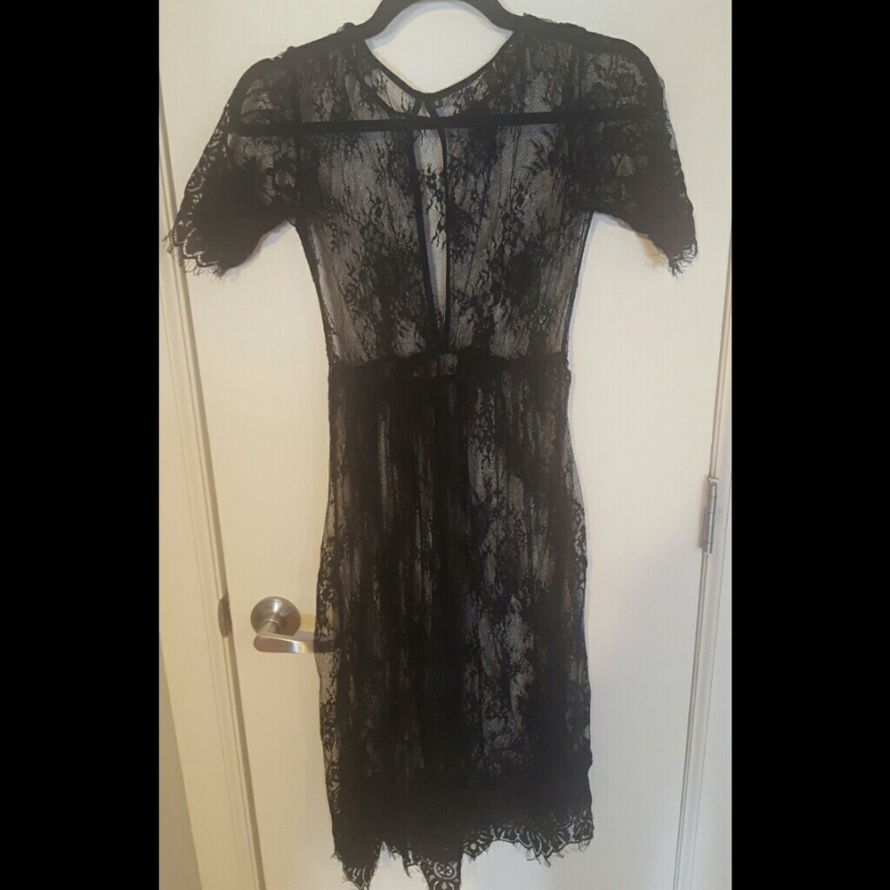 Midi lace dress